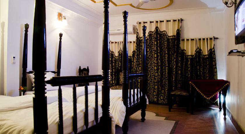 Hammeer Garhi Heritage Resort